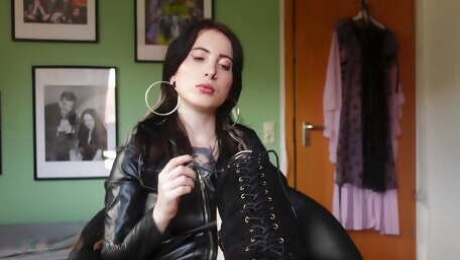 Do you love your Goth Mommy? (Trailer) by Lou Nesbit, Lia Louise