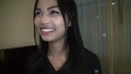 Pretty 18yo Thai teen creampie