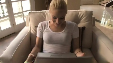 Cutie likes to suck a dick and fuck in the bathroom